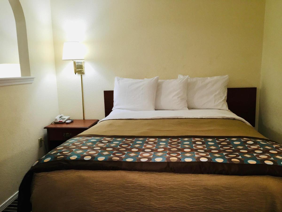 Suite 16 Motel Gore Экстерьер фото